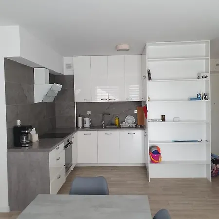 Apartament Kolobrzeg * 코워브제크