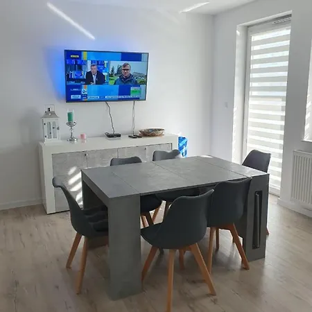 Apartament Kolobrzeg 아파트 코워브제크